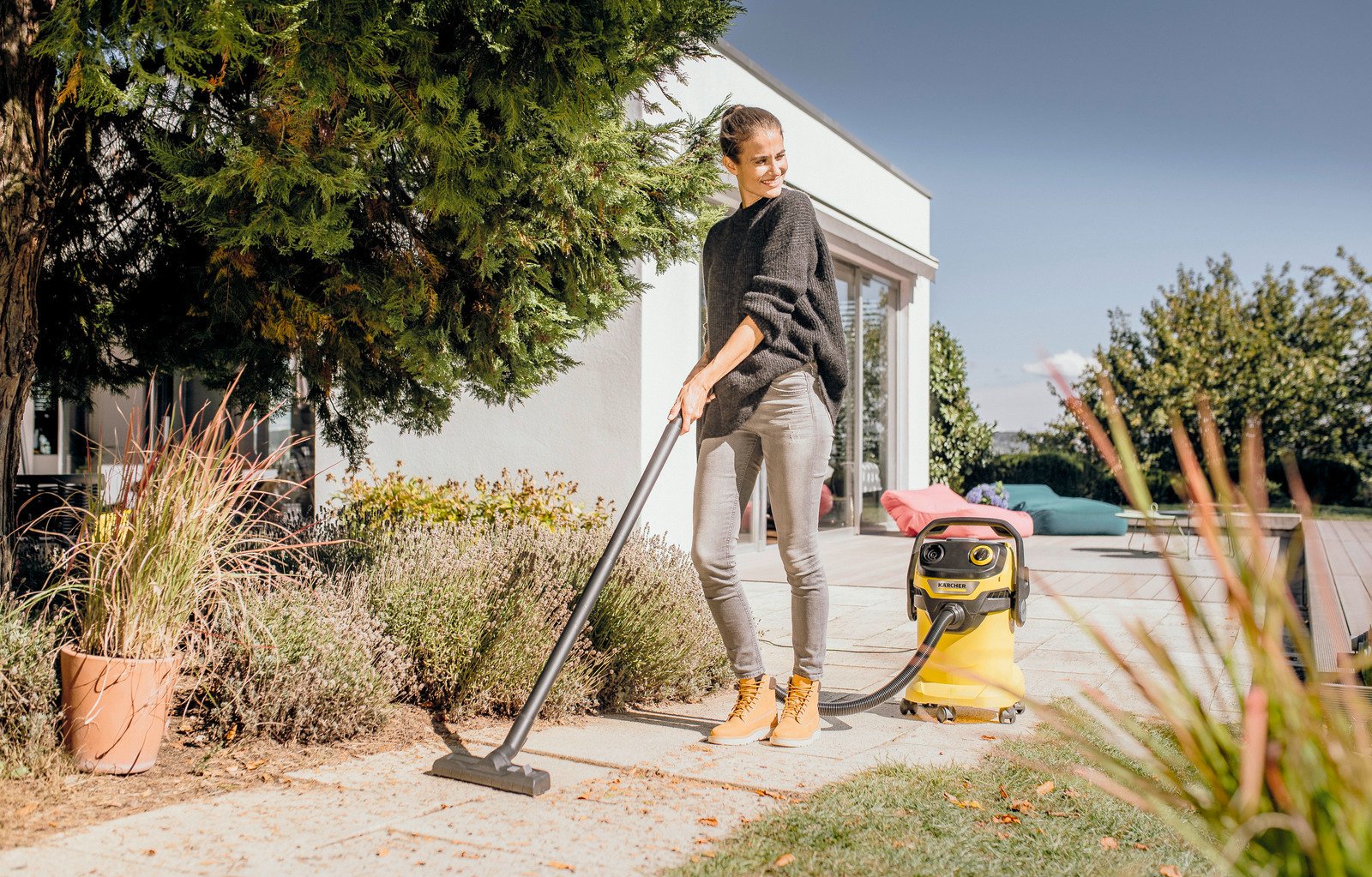 Karcher 1200W Wet & Dry Vacuum Cleaner With Blower 25Ltr WD 5 V-25/5/22 - Image 5