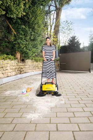 Karcher Manual Sweeper 20Ltr S 4 Twin - Image 4